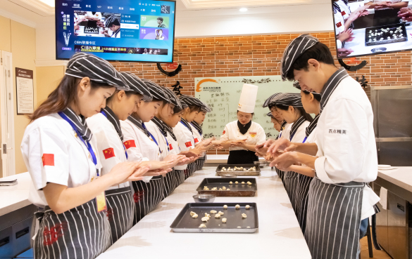 厨师学校的学费大概是多少钱？