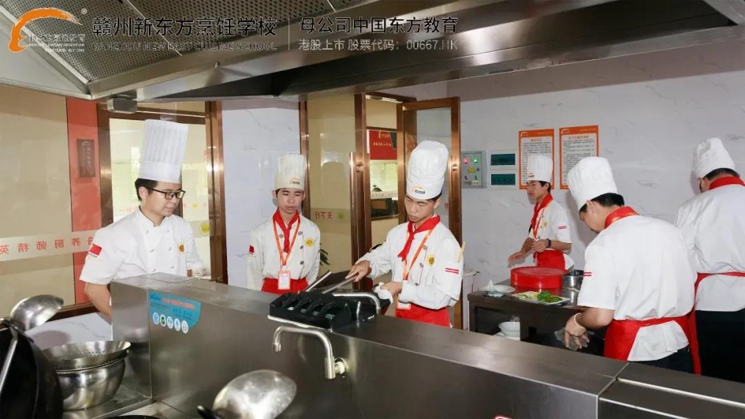 热爱烹饪，初心不改，是赣州新东方学子的态度