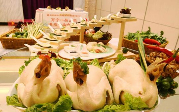 海南鸡饭烹饪大赛开赛，30余家餐饮店激烈比拼