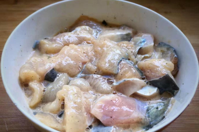 掌握这些技巧,鱼片滑嫩无腥味,酸菜清脆爽口