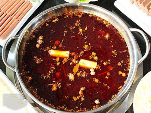 红汤火锅的汤料配方和底料炒制
