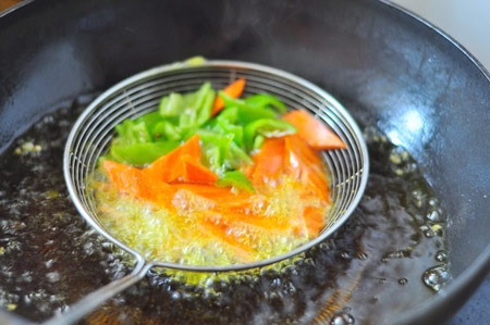 川菜中常用的油和油温掌控