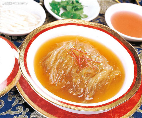 如何烹制美味营养汤菜_炖汤和煲汤的方法