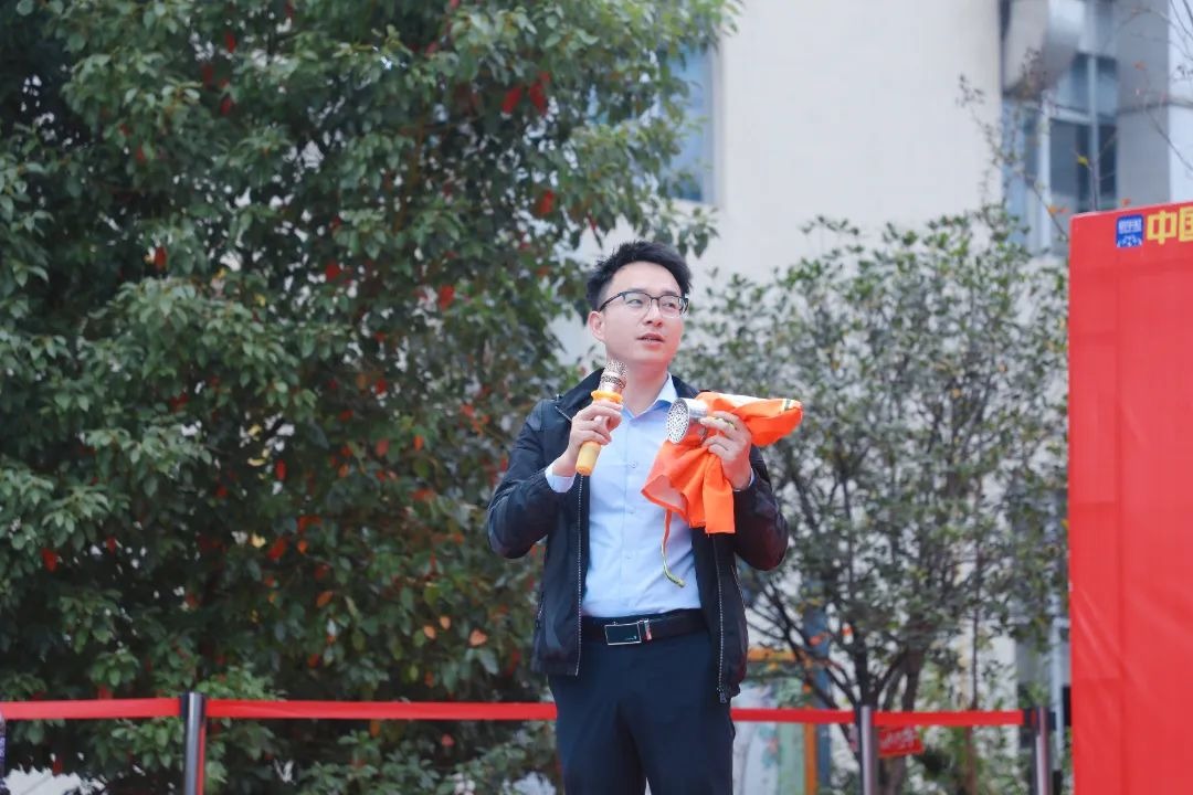 筑牢消防安全防线，共筑平安校园，赣州新东方烹饪学校开展消防安全培训