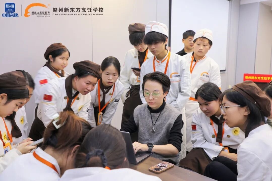 校企联动促就业，匠心筑梦育英才！上海裕莲茶楼走进赣州新东方开展专场招聘宣讲