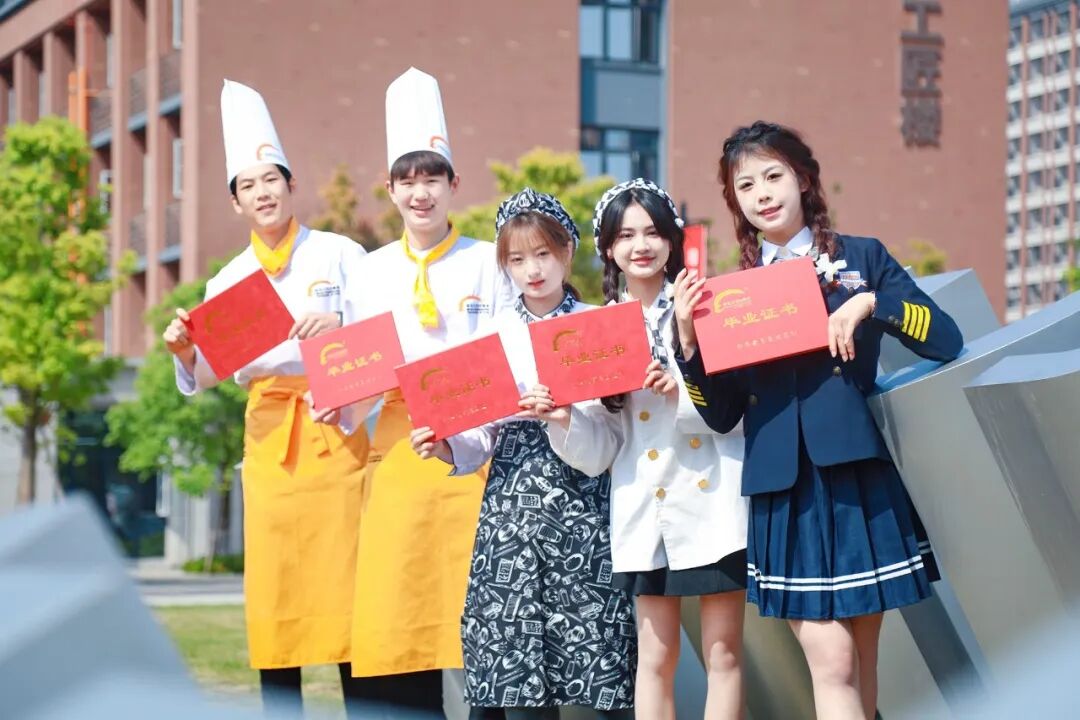 高中成绩跟不上，别硬熬！来赣州新东方烹饪学校学一门实用技术