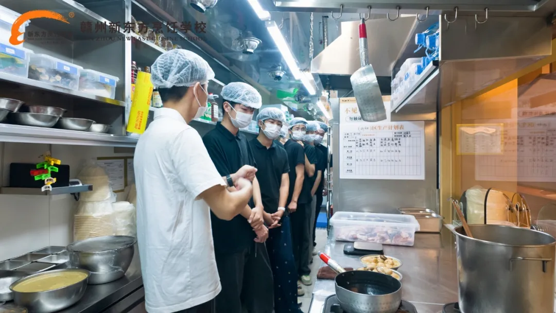 【走进企业 预见未来】直击赣州新东方学子研学阿姆源,把课堂搬进企业餐厅里!