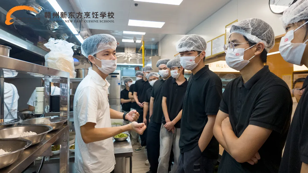【走进企业 预见未来】直击赣州新东方学子研学阿姆源,把课堂搬进企业餐厅里!